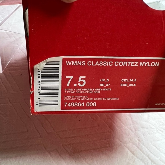 81: Nike Womens Classic Cortez Nylon (Barely Grey/ Barely Grey- White)Size 7.5 - Picture 8 of 8